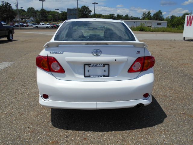 2010 Toyota Corolla Supercab Flareside XL