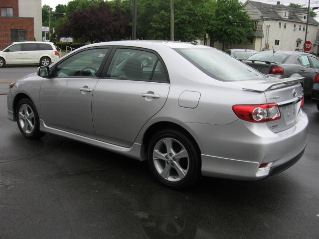 2011 Toyota Corolla Supercab Flareside XL