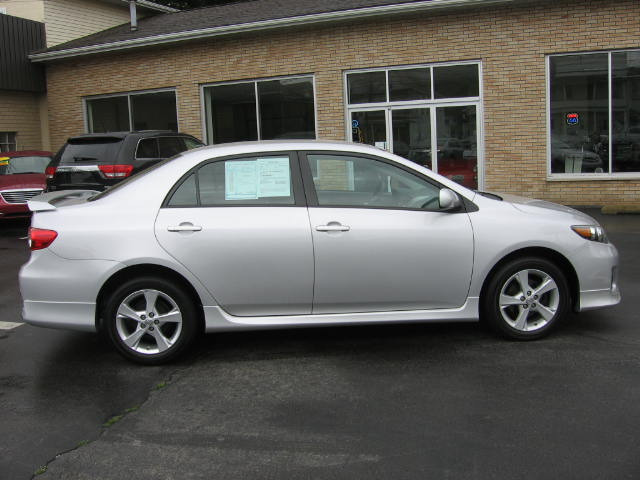 2011 Toyota Corolla Supercab Flareside XL