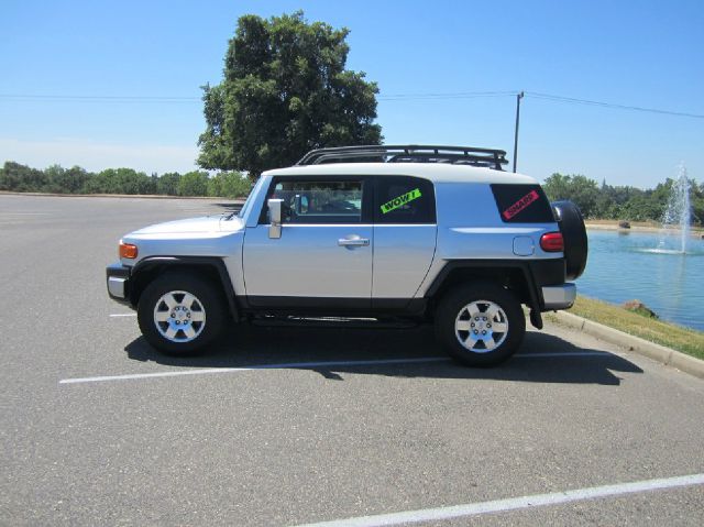 2007 Toyota FJ Cruiser Overland Sport Utility 4D