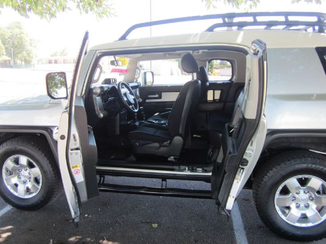 2007 Toyota FJ Cruiser Overland Sport Utility 4D