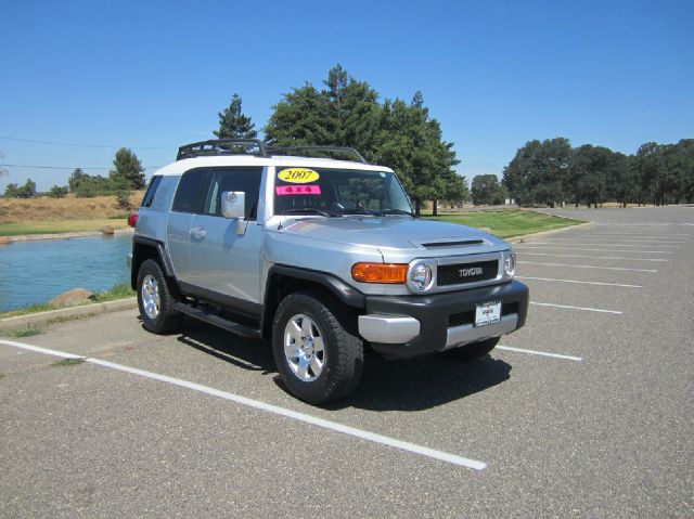 2007 Toyota FJ Cruiser Overland Sport Utility 4D