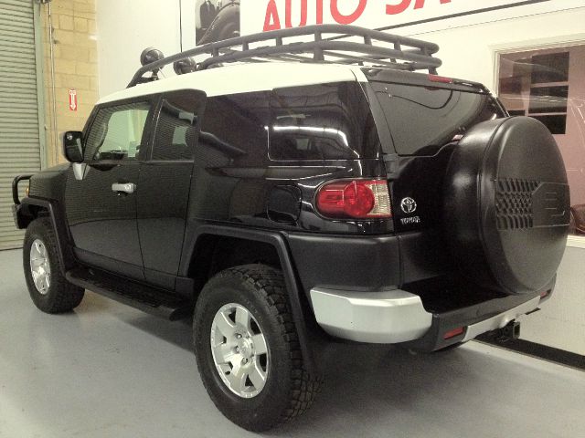 2007 Toyota FJ Cruiser Overland Sport Utility 4D