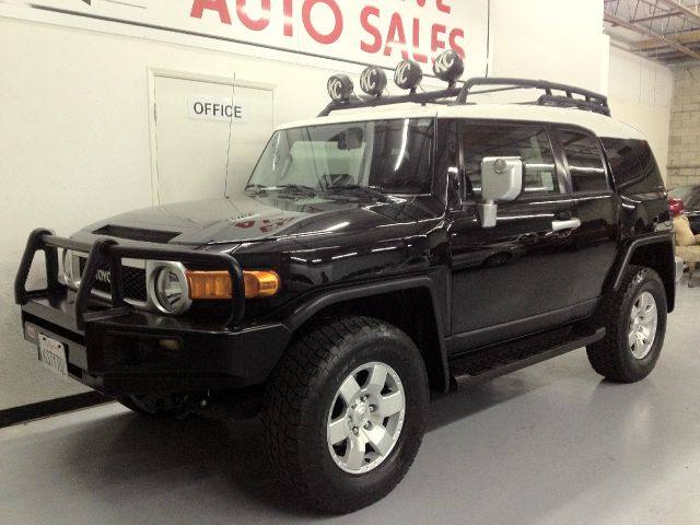 2007 Toyota FJ Cruiser Overland Sport Utility 4D