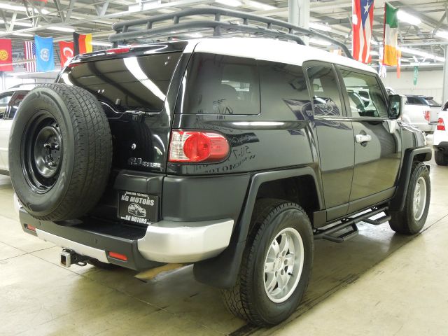 2007 Toyota FJ Cruiser Overland Sport Utility 4D