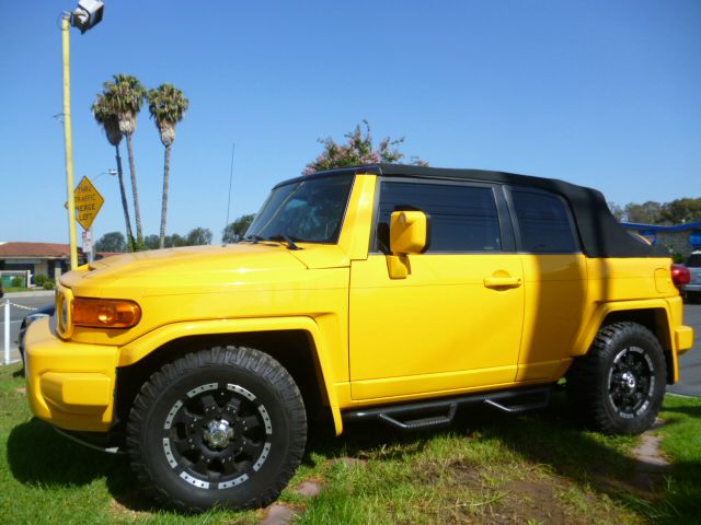 2007 Toyota FJ Cruiser Lariat Lifted 4X4 LTHR SNRF Limited Edition 4WD