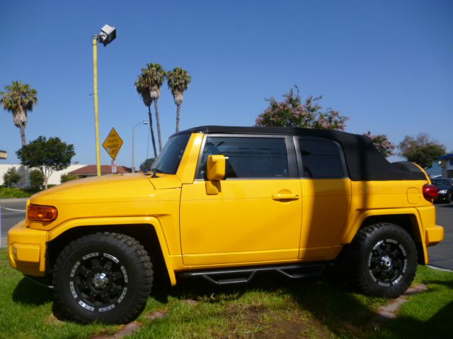 2007 Toyota FJ Cruiser Lariat Lifted 4X4 LTHR SNRF Limited Edition 4WD