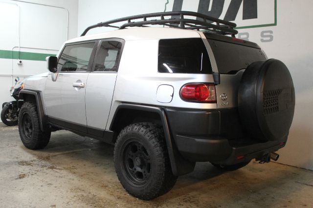 2007 Toyota FJ Cruiser Overland Sport Utility 4D