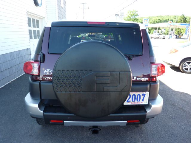 2007 Toyota FJ Cruiser Overland Sport Utility 4D