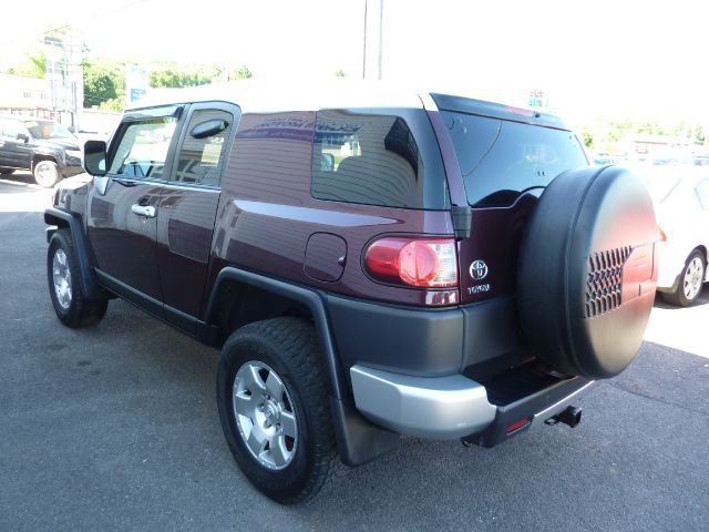 2007 Toyota FJ Cruiser Overland Sport Utility 4D