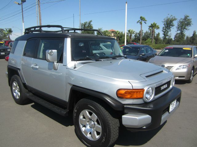 2007 Toyota FJ Cruiser Overland Sport Utility 4D