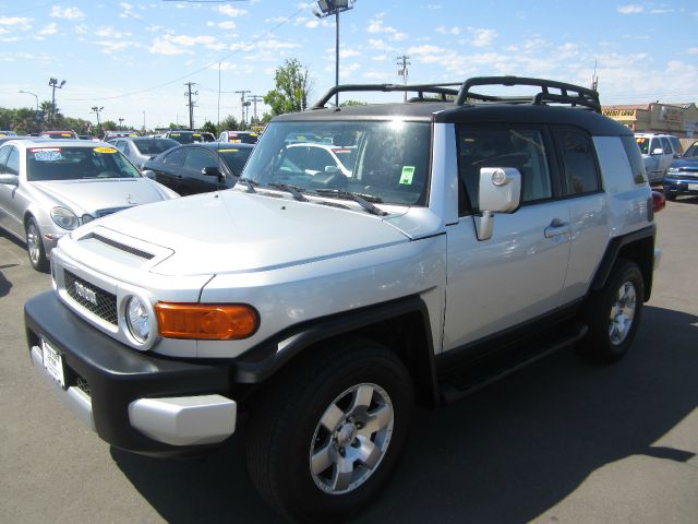 2007 Toyota FJ Cruiser Overland Sport Utility 4D