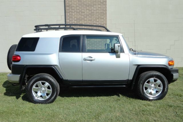 2007 Toyota FJ Cruiser Overland Sport Utility 4D