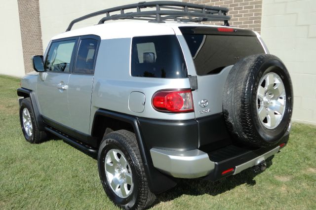 2007 Toyota FJ Cruiser Overland Sport Utility 4D