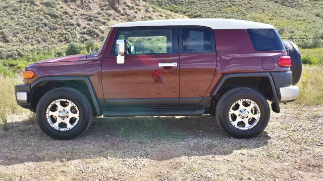 2011 Toyota FJ Cruiser Overland Sport Utility 4D