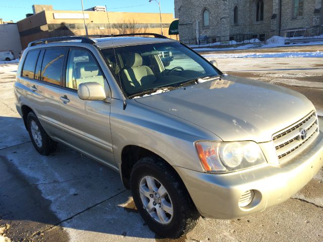 2001 Toyota Highlander 2010 Nissan 2.0S