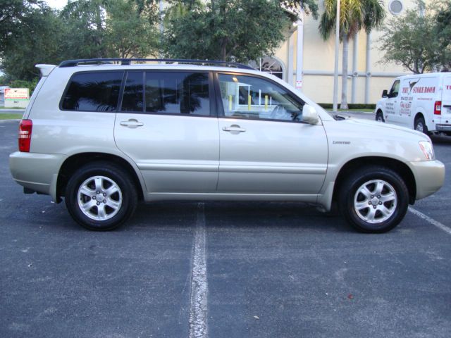 2002 Toyota Highlander Base, AWD, Loaded, Clean