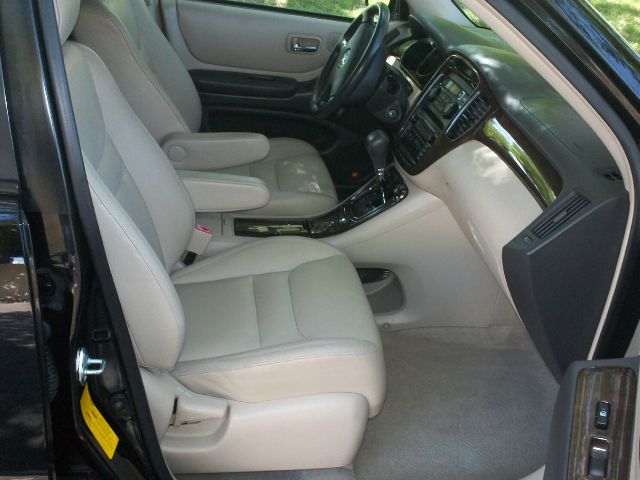 2002 Toyota Highlander Base, AWD, Loaded, Clean