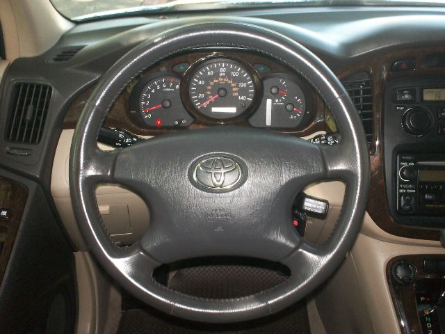 2002 Toyota Highlander Base, AWD, Loaded, Clean