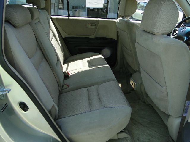 2003 Toyota Highlander Ram 3500 Diesel 2-WD