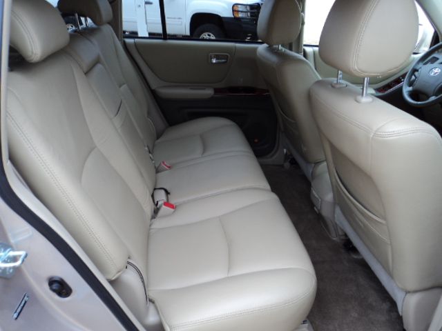 2004 Toyota Highlander QUAD CAB W