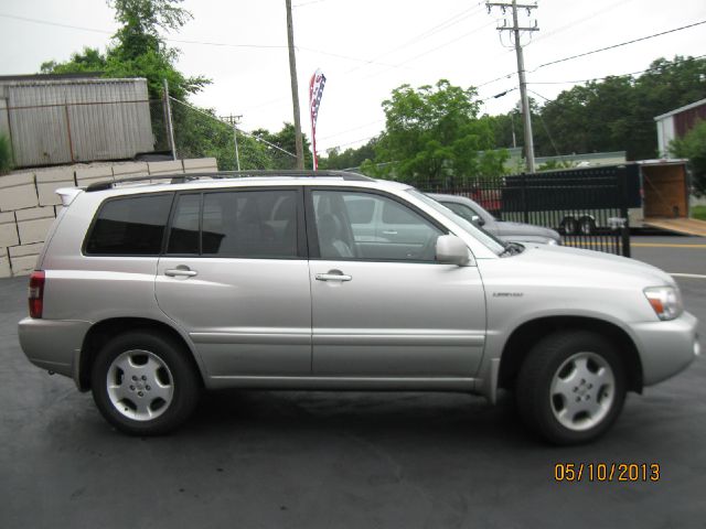 2004 Toyota Highlander 340 Wedge