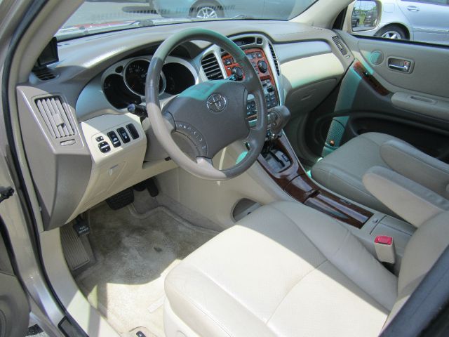 2004 Toyota Highlander 340 Wedge