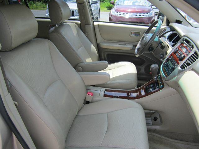 2004 Toyota Highlander 340 Wedge