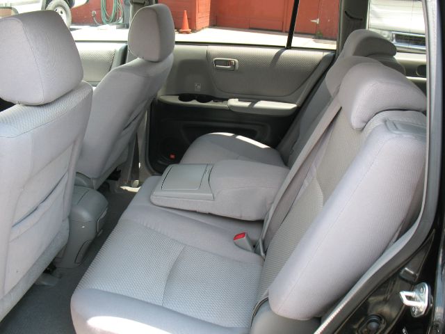 2004 Toyota Highlander QUAD CAB W