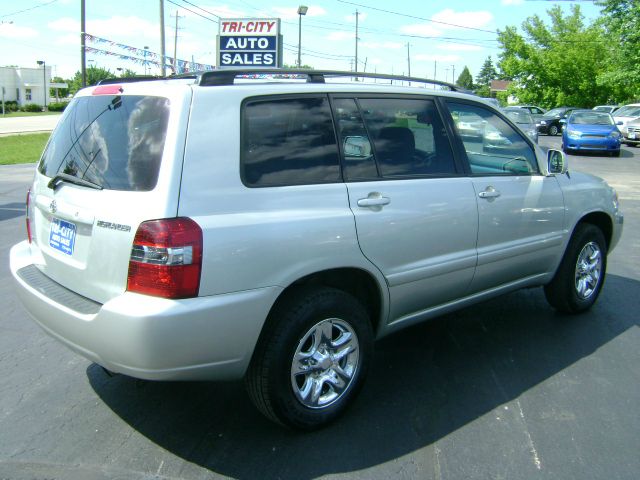 2005 Toyota Highlander Ram 3500 Diesel 2-WD