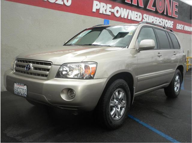 2005 Toyota Highlander 2 Dr SC2 Coupe