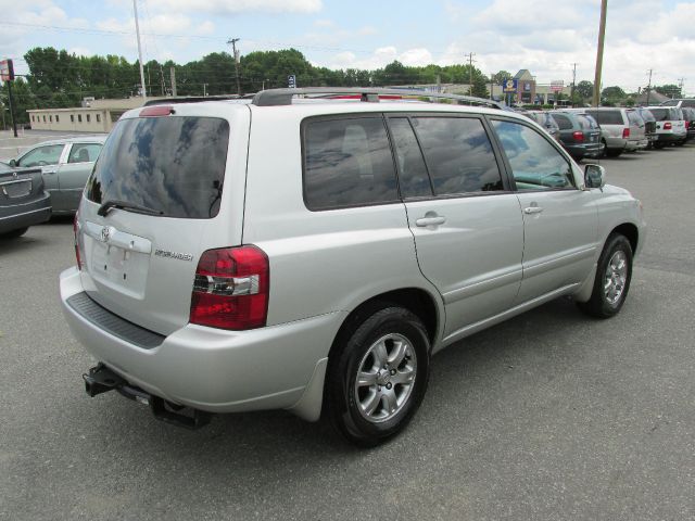 2005 Toyota Highlander 4dr 1500 4WD SLT 4x4 SUV