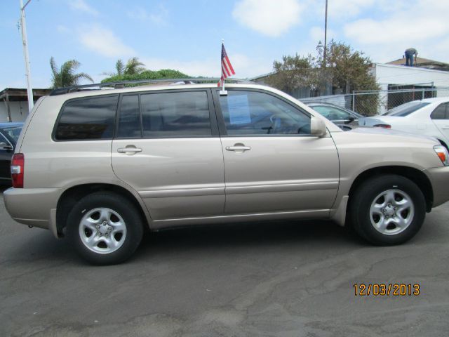 2005 Toyota Highlander QUAD CAB W