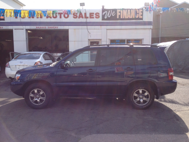 2005 Toyota Highlander Ram 3500 Diesel 2-WD