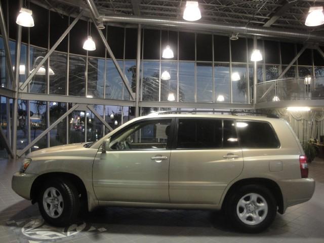 2006 Toyota Highlander 1500 Sport SLT Topper4x2 One Owner