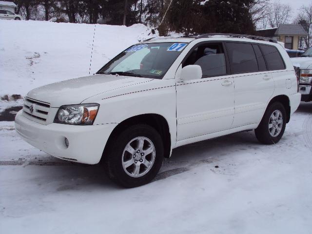 2007 Toyota Highlander MOON Roof, Finance From 3.9