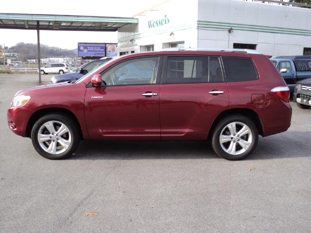 2008 Toyota Highlander 540ia 4dr Sdn 5-spd Auto