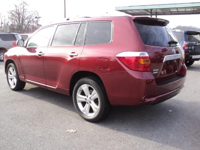 2008 Toyota Highlander 540ia 4dr Sdn 5-spd Auto