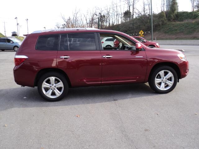 2008 Toyota Highlander 540ia 4dr Sdn 5-spd Auto