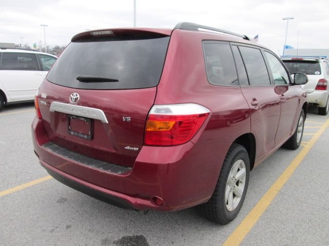 2008 Toyota Highlander 540ia 4dr Sdn 5-spd Auto