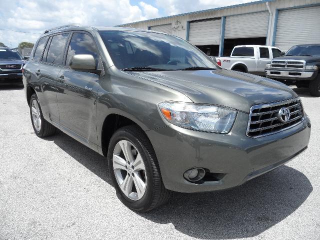 2008 Toyota Highlander 540ia 4dr Sdn 5-spd Auto