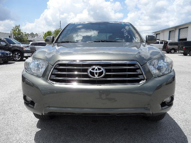 2008 Toyota Highlander 540ia 4dr Sdn 5-spd Auto