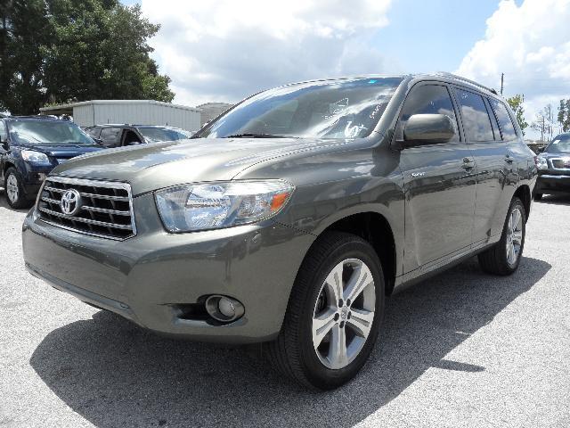 2008 Toyota Highlander 540ia 4dr Sdn 5-spd Auto