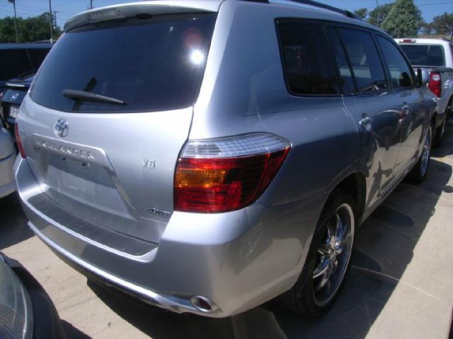 2008 Toyota Highlander Elk Conversion Van