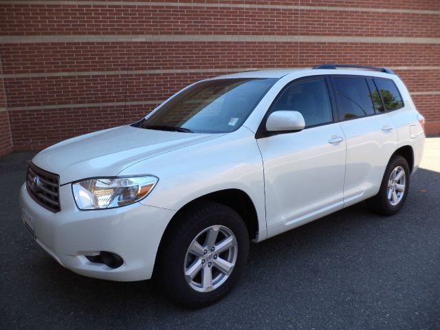 2010 Toyota Highlander 528ia 4dr Sdn Auto Sedan