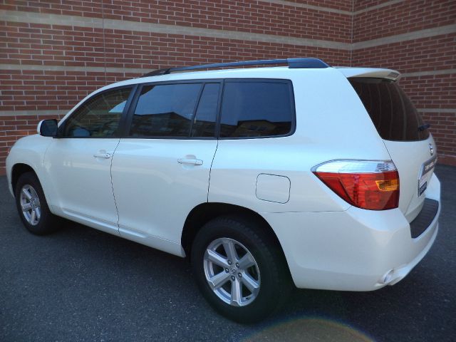 2010 Toyota Highlander 528ia 4dr Sdn Auto Sedan