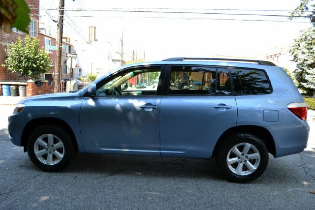 2010 Toyota Highlander 4X4 QUAD CAB GAS SLT