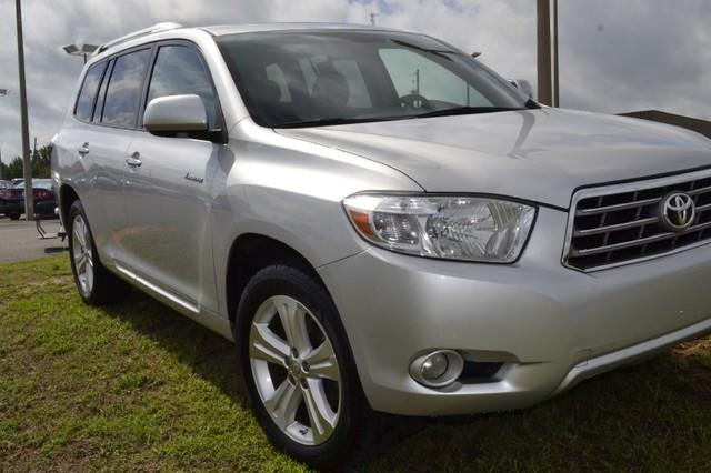 2010 Toyota Highlander LS Flex Fuel 4x4 This Is One Of Our Best Bargains