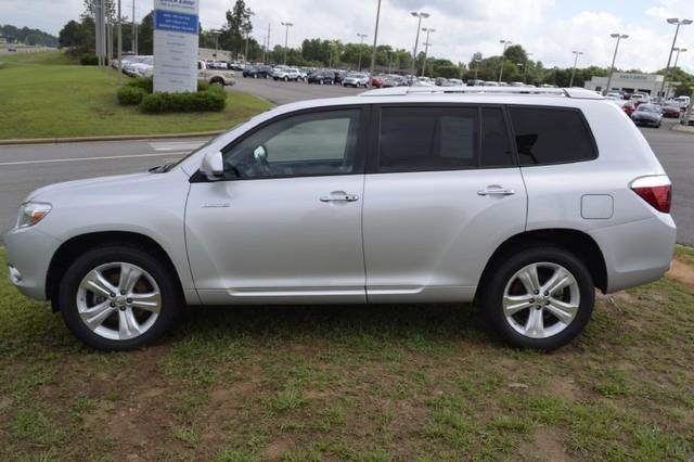 2010 Toyota Highlander LS Flex Fuel 4x4 This Is One Of Our Best Bargains