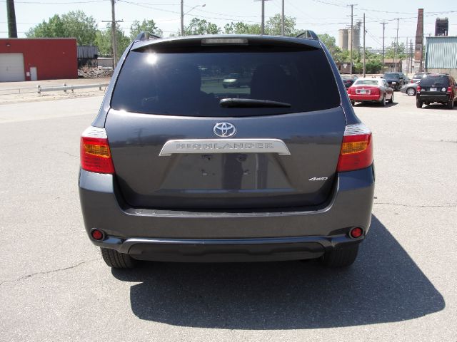 2010 Toyota Highlander 528ia 4dr Sdn Auto Sedan